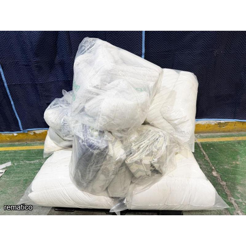 Lote de ropa de cama y varios Item104
