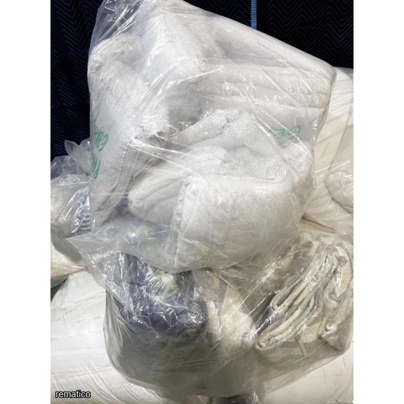 Lote de ropa de cama y varios Item104