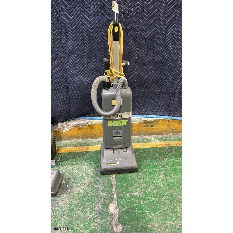 Lote de Aspiradoras y varios Item137