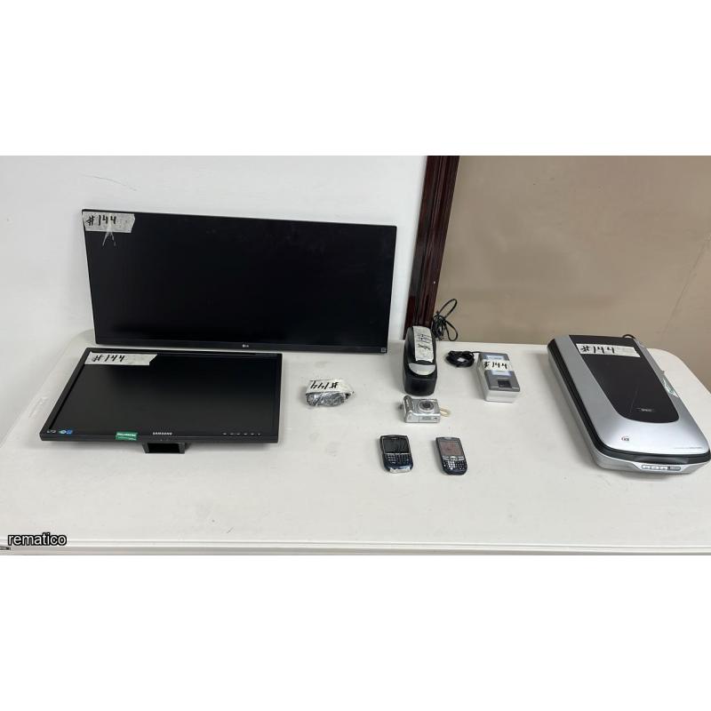 Lote de Monitores y varios Item144