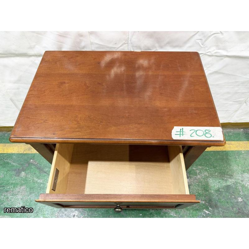 Mesa de noche Item208