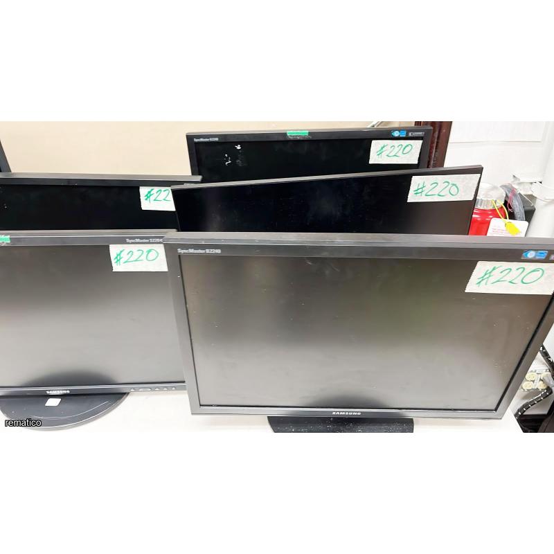 Lote de 9 Monitores Item220