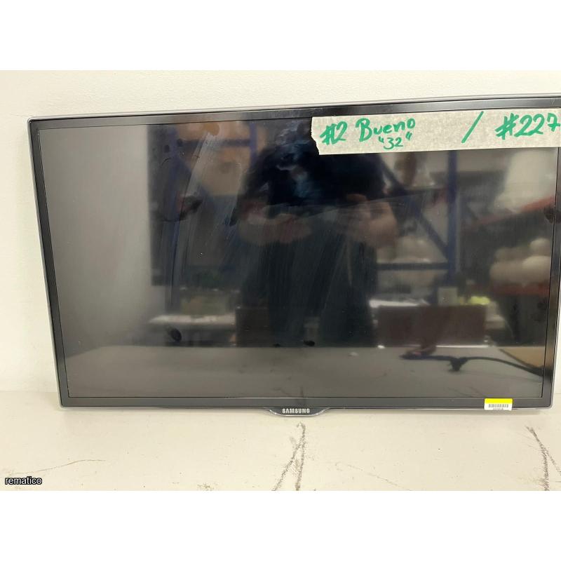 Lote de Pantallas y Monitores Item227