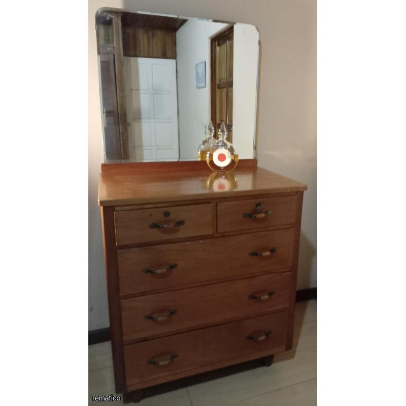 Mueble en CEDRO