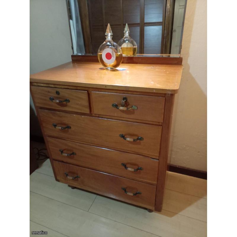 Mueble en CEDRO