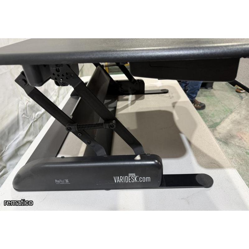 Standing desk Item57