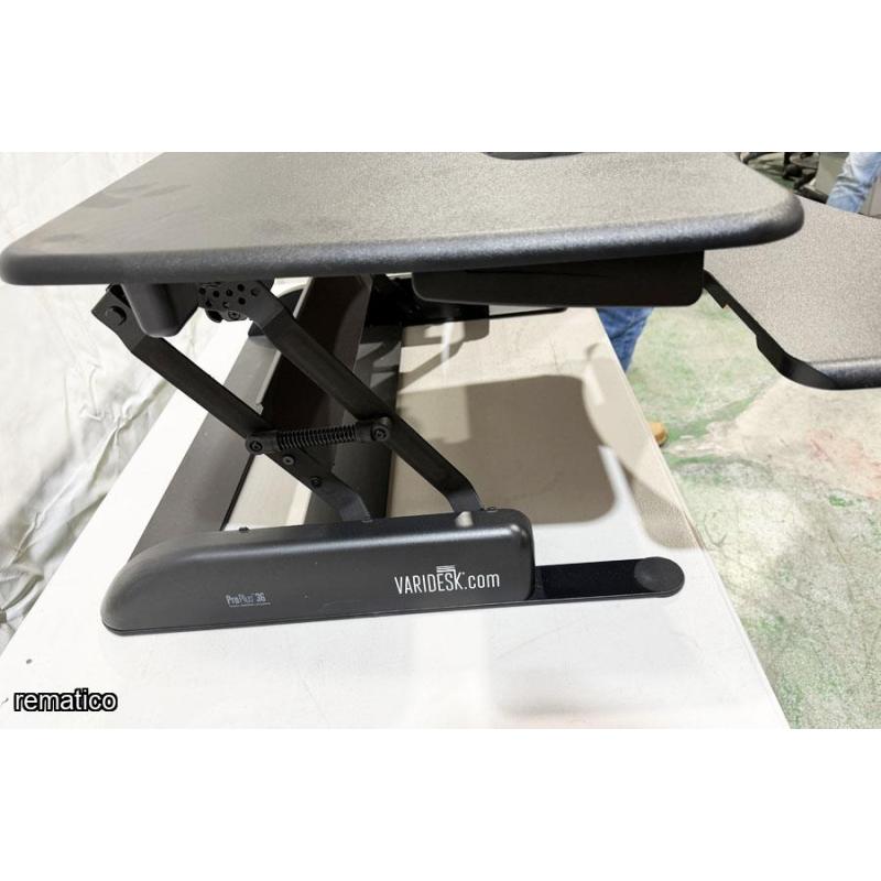 Standing desk Item63