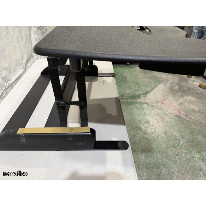 Standing desk Item64