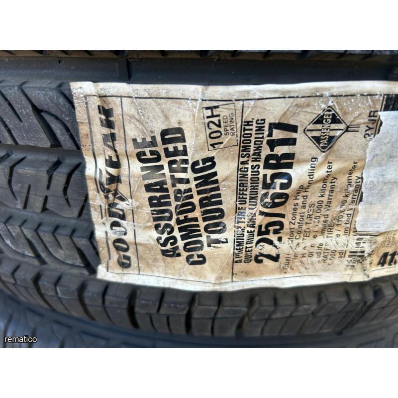 2 Llantas y repuestos Suburban Item7