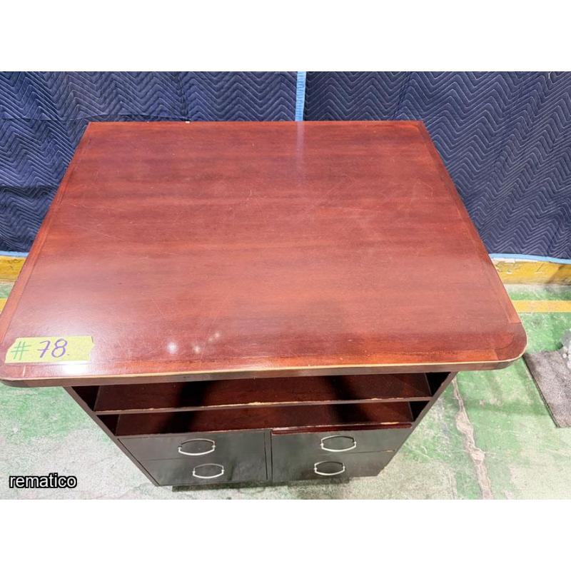 Gabinete de madera, 4 gavetas Item78
