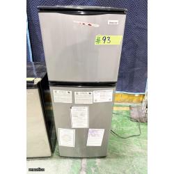 2 Refrigeradoras y 1 Horno Item93