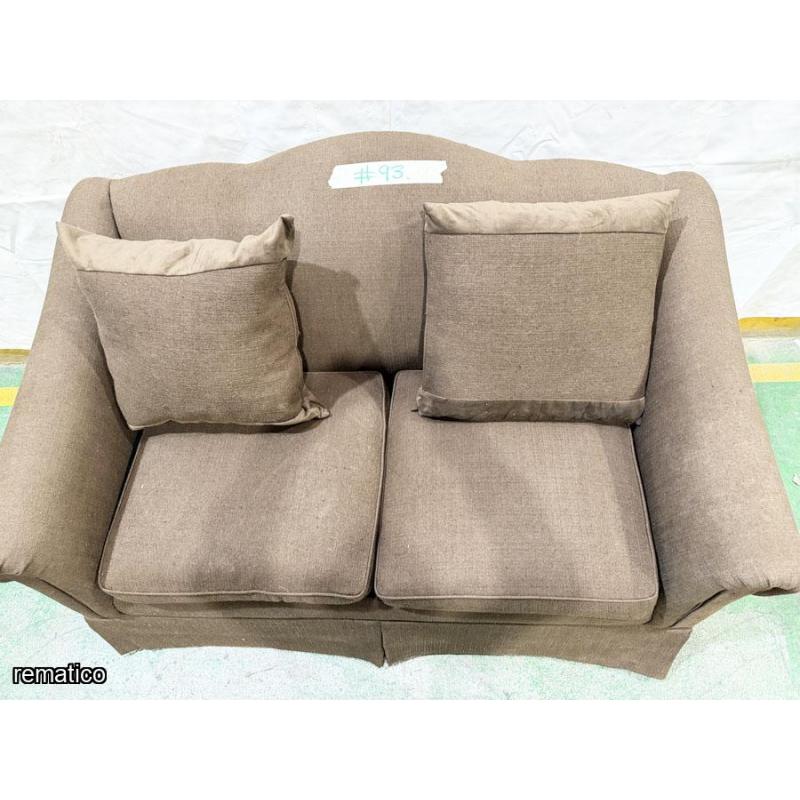 Loveseat Item93