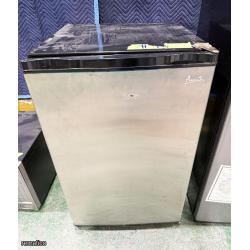 2 Refrigeradoras y 1 Horno Item93