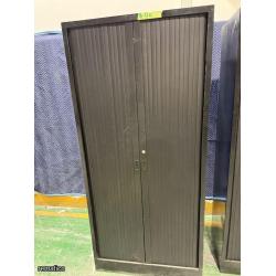 3 Gabinetes metálicos, Item94