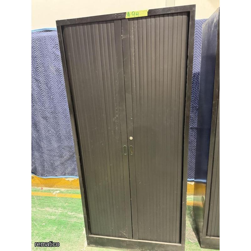 3 Gabinetes metálicos, Item94
