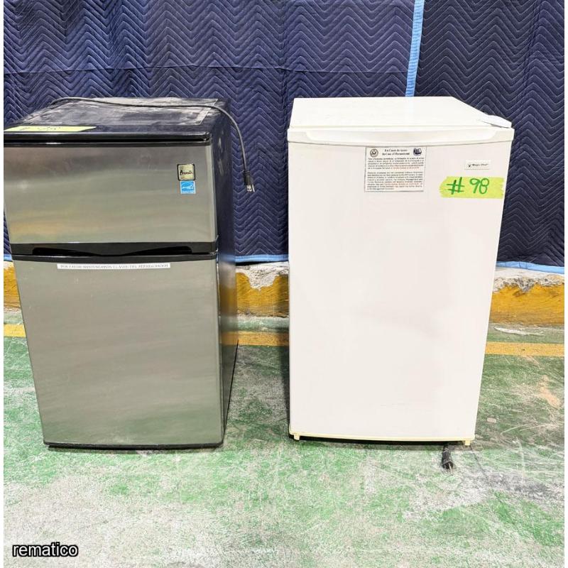 2 Refrigeradoras pequeñas Item98