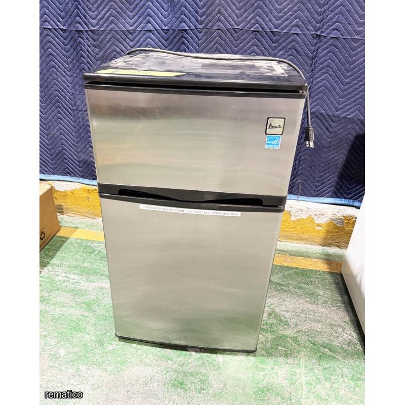 2 Refrigeradoras pequeñas Item98