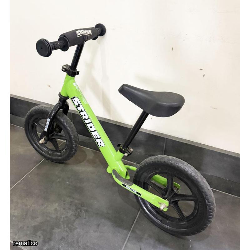 Bicicleta de equilibio Striker ItemAM12