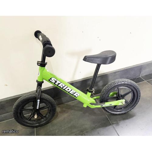 Bicicleta de equilibio Striker ItemAM12