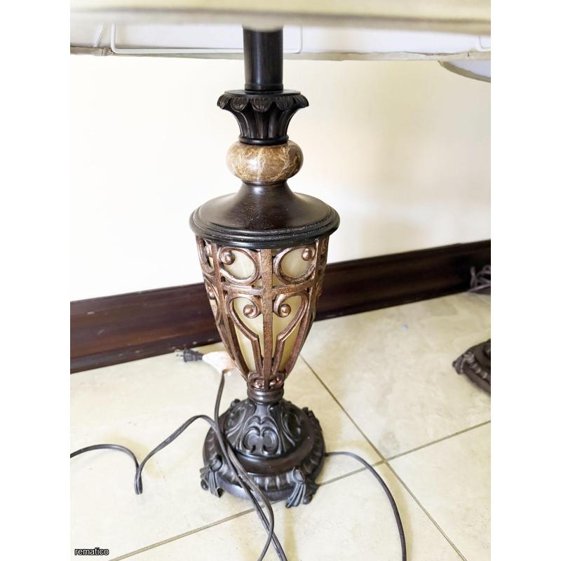 2 Lámparas de mesa ItremAM3