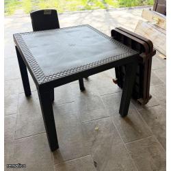 Mesa, silla y estante ItemCM13