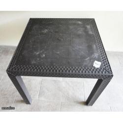 Mesa cuadrada de plástico ItemCM26