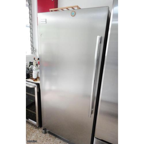 Congelador vertical FRIGIDIRE ItemEB34