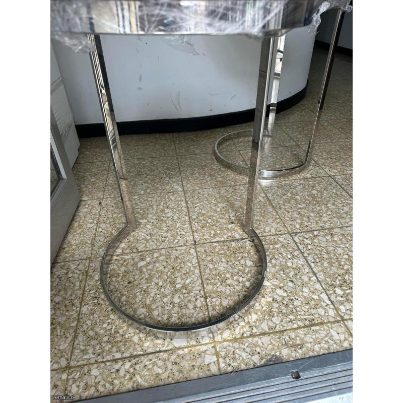 Dos mesas Auxiliares