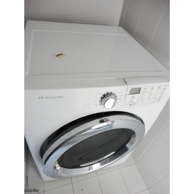 Lavadora y Secadora de ropa FRIGIDAIRE ItemNM24
